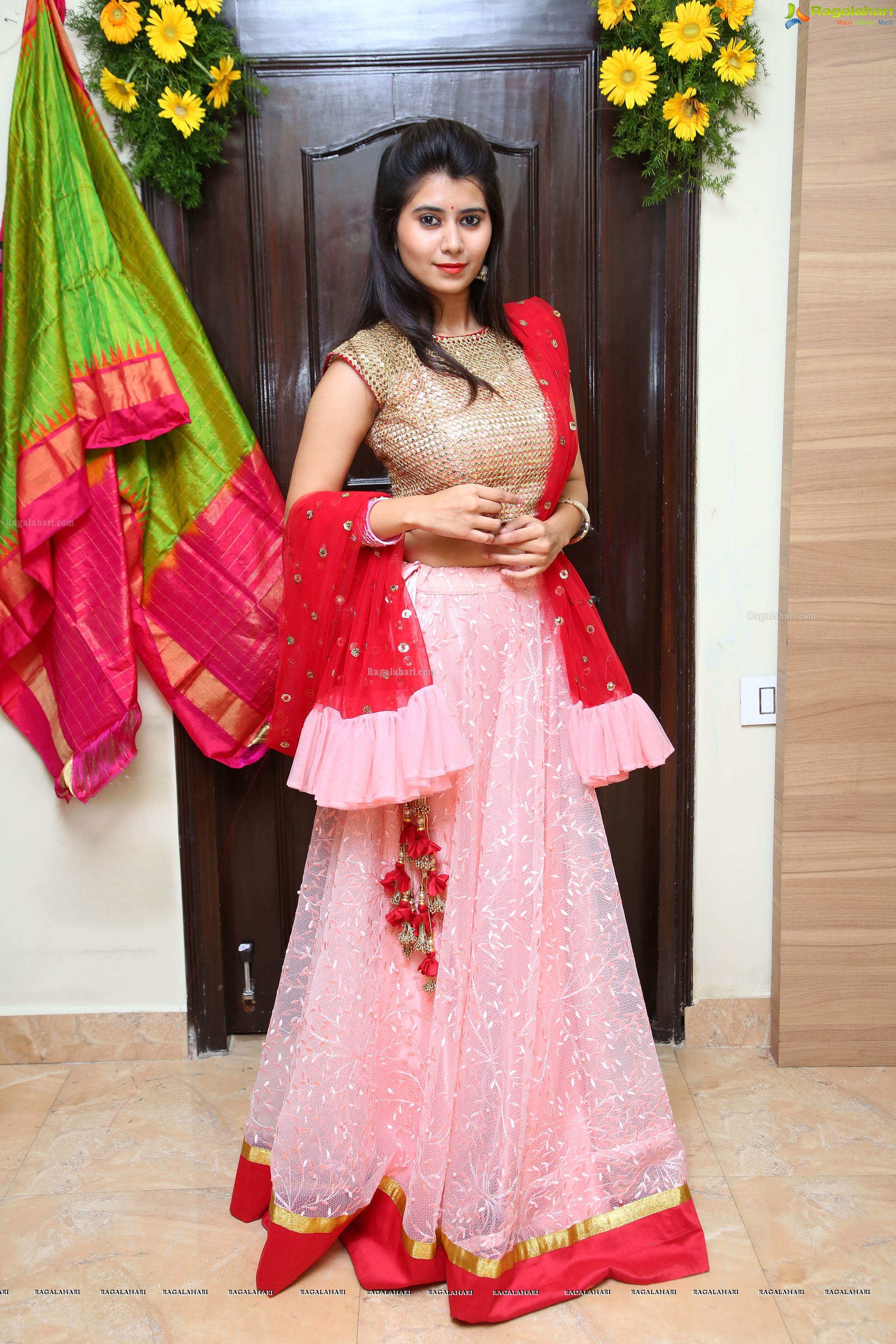 Shraddha Sharma @ Suneetha Designer Boutique Exhibition & Sale - HD Gallery