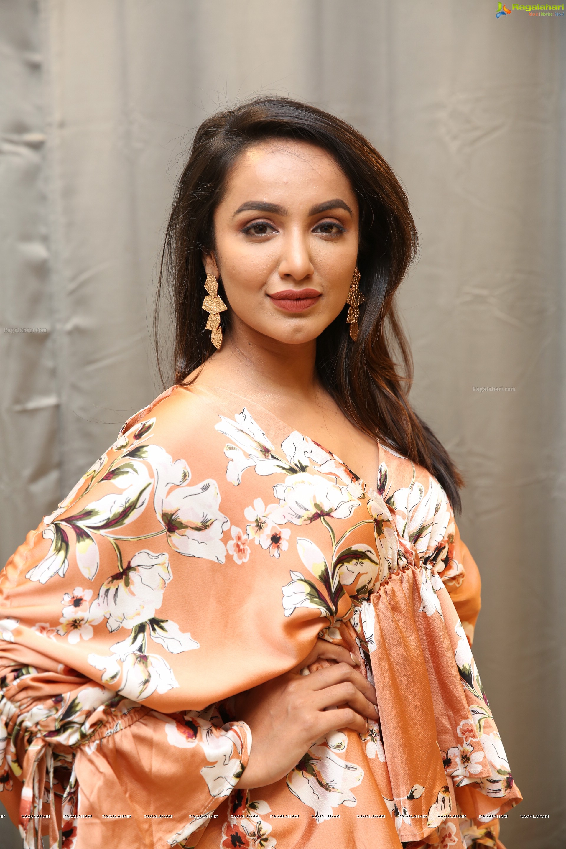Tejaswi Madivada @ Shachi Luxury Store for Women Launch - HD Gallery