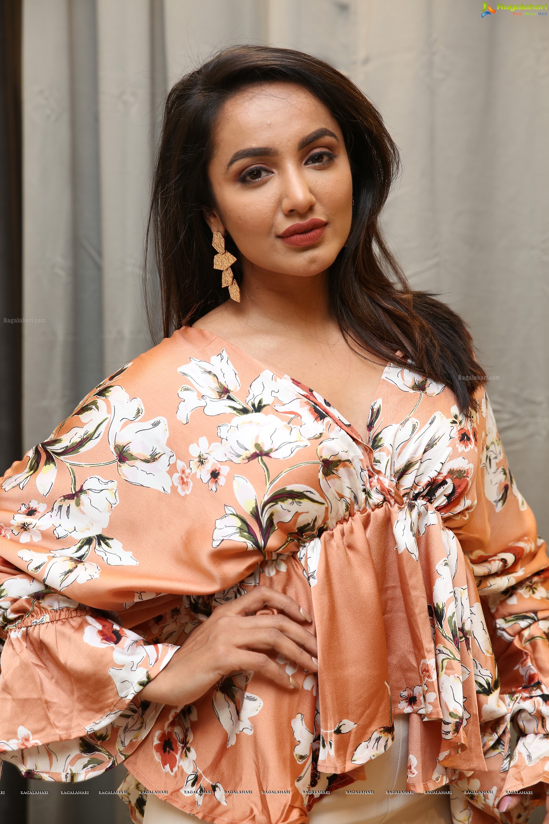 Tejaswi Madivada @ Shachi Luxury Store for Women Launch - HD Gallery