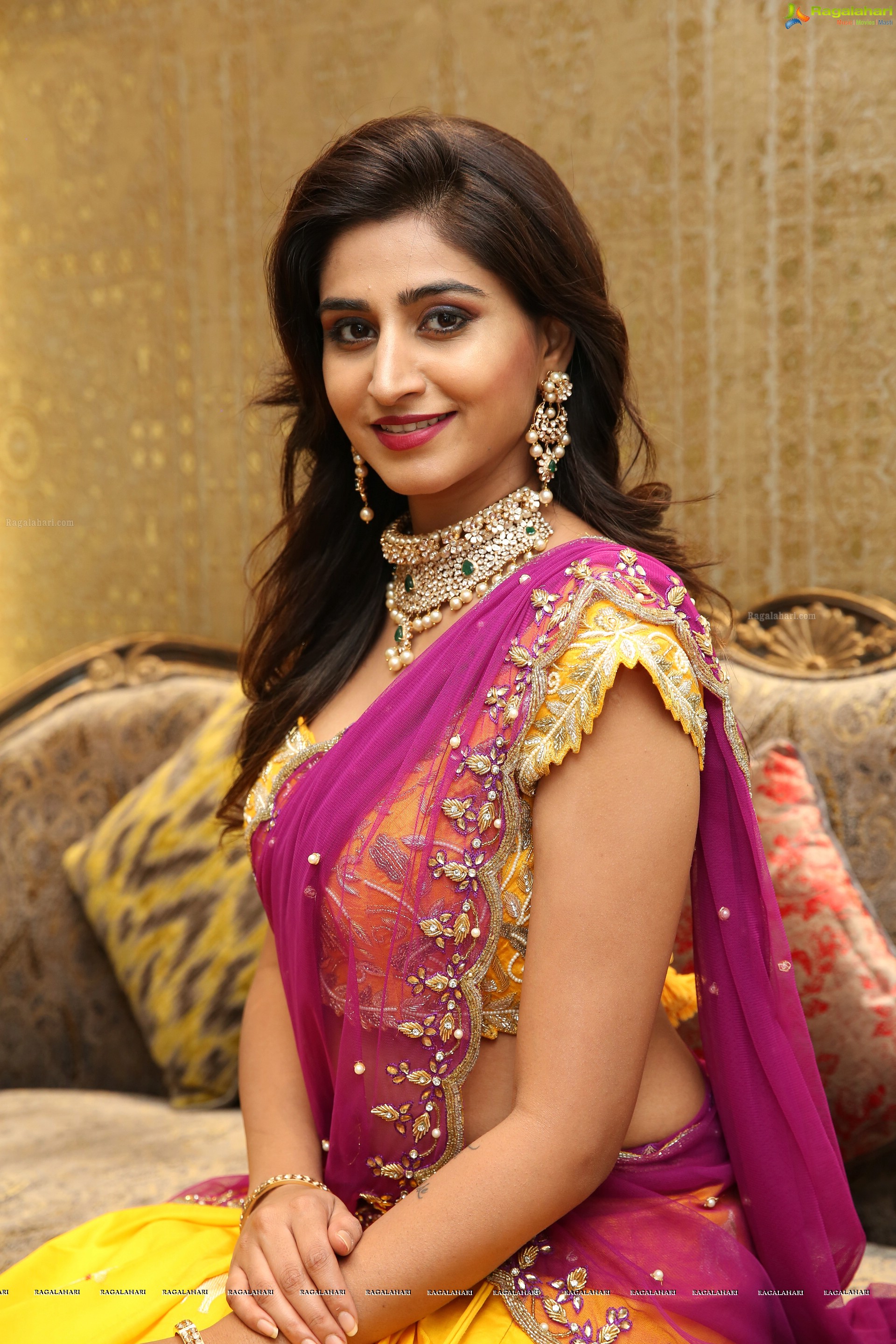 Varshini Sounderajan @ The Royal Navarathri Collection & Dolphin D3 Exhibition by Kalasha Jewels - HD Gallery