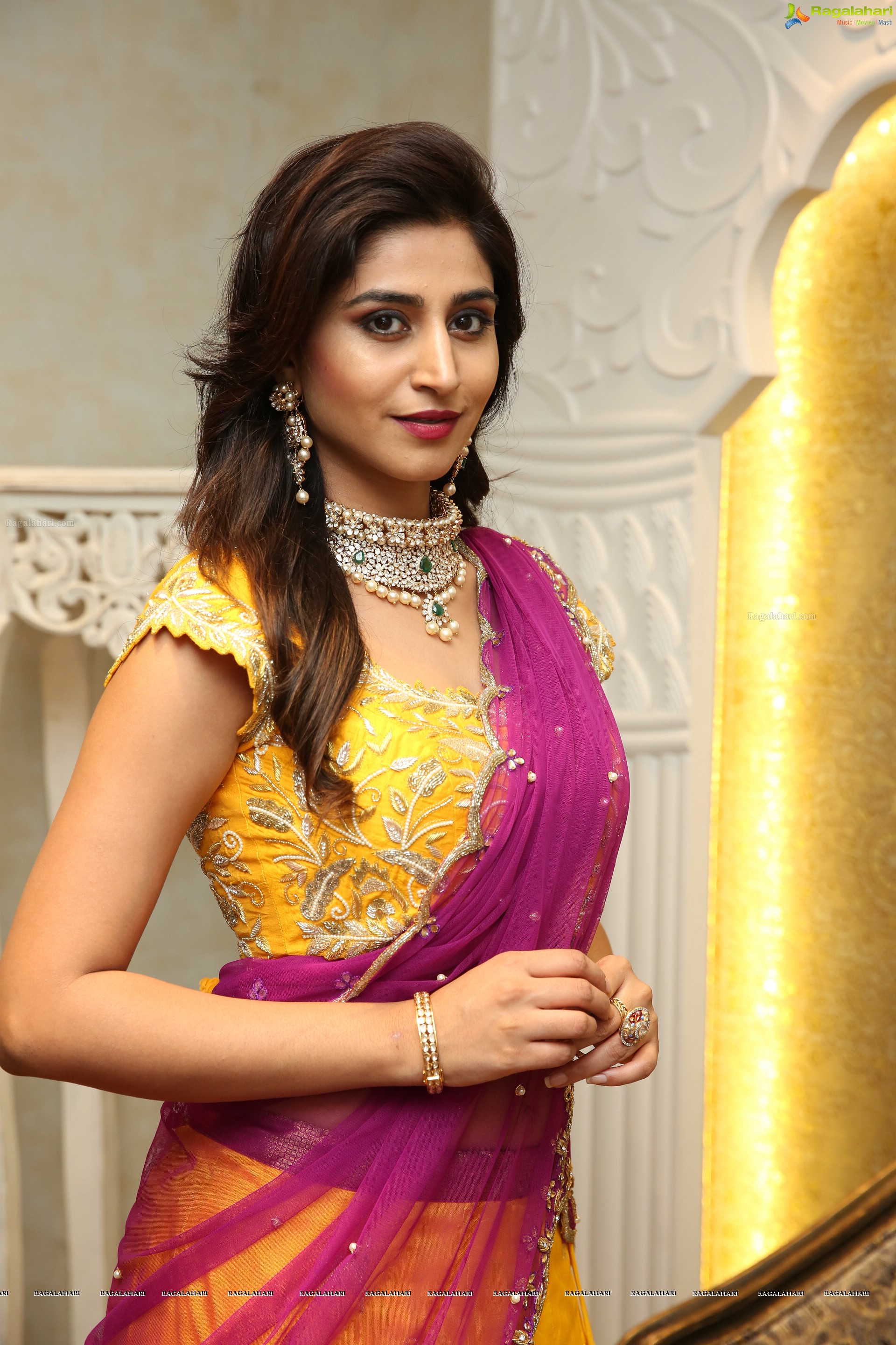 Varshini Sounderajan @ The Royal Navarathri Collection & Dolphin D3 Exhibition by Kalasha Jewels - HD Gallery