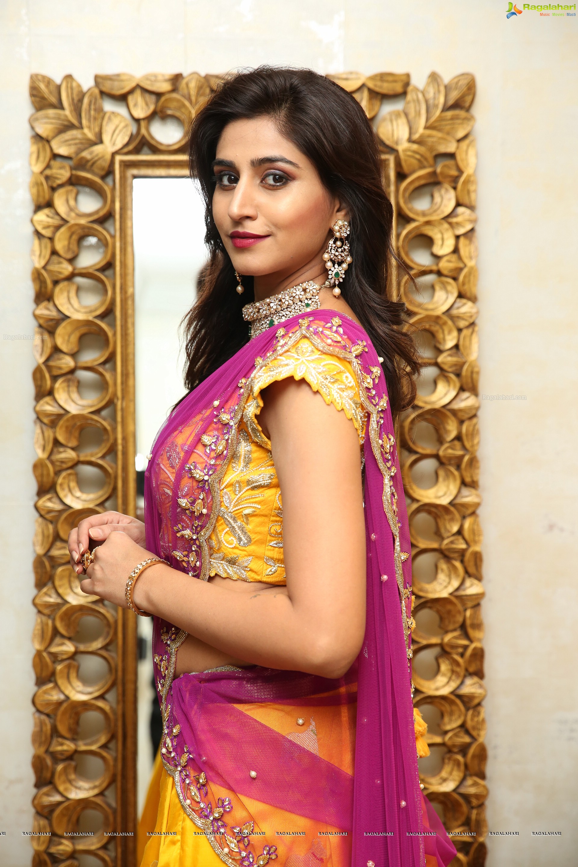 Varshini Sounderajan @ The Royal Navarathri Collection & Dolphin D3 Exhibition by Kalasha Jewels - HD Gallery