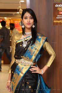 Veena Vemula @ Chandana Brothers Dasara Collection Launch