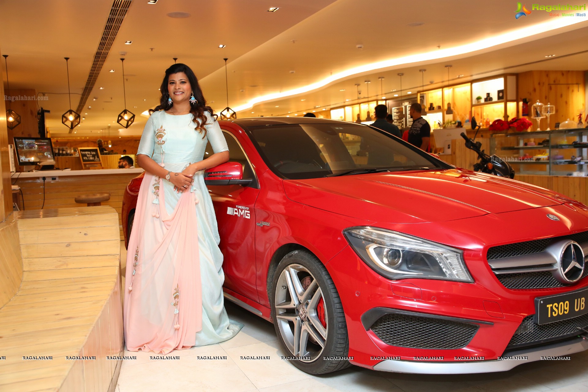 Veena Vijendar Photo Gallery on Her Birthday at Hilife - HD Gallery