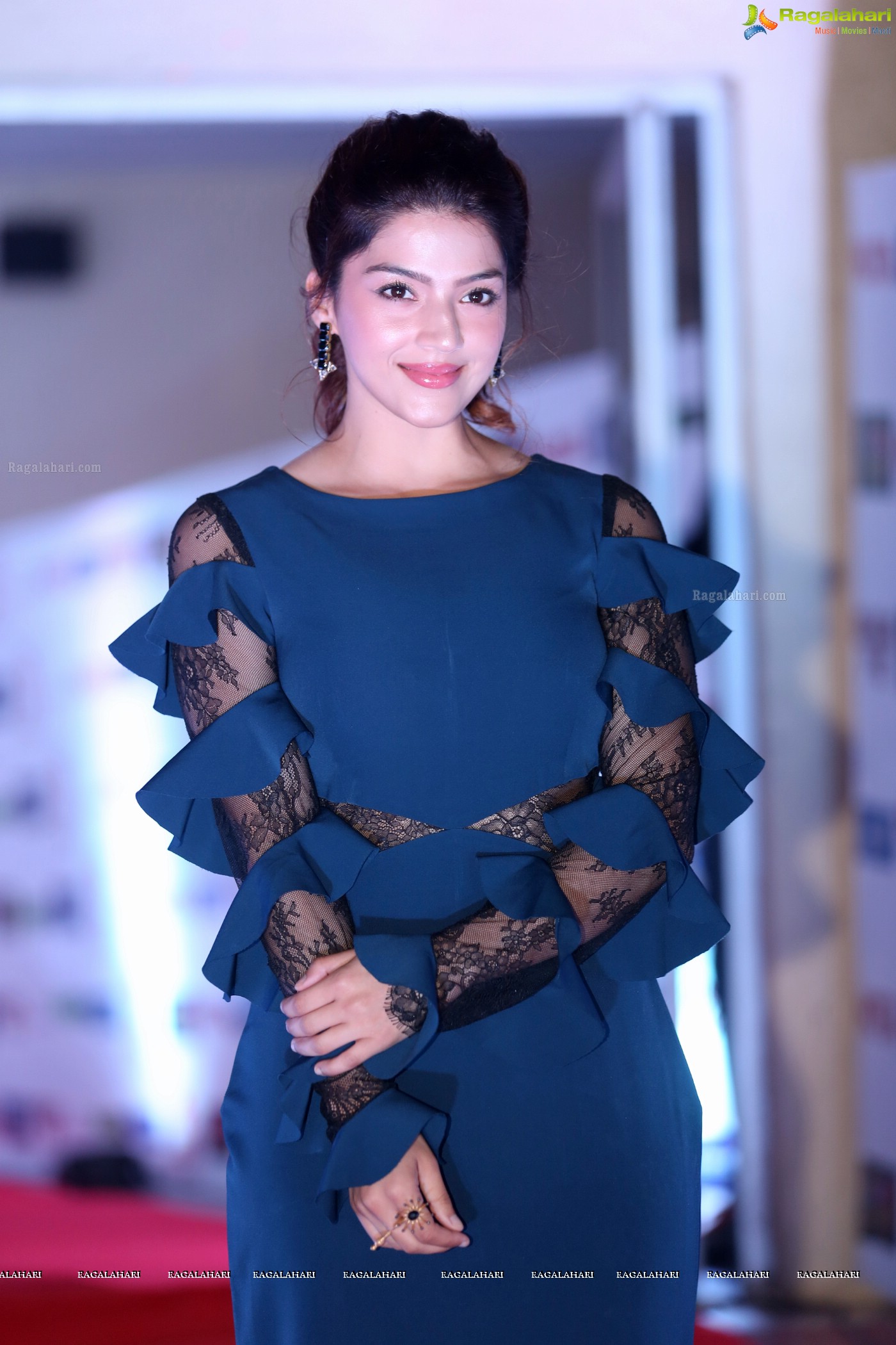 Mehreen Kaur Pirzada @ Hyderabad NOTA Public Meet