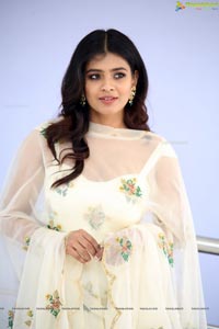 Hebah Patel at 24 Kisses Trailer Launch