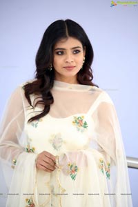 Hebah Patel at 24 Kisses Trailer Launch