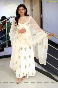 Hebah Patel at 24 Kisses Trailer Launch