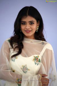 Hebah Patel at 24 Kisses Trailer Launch