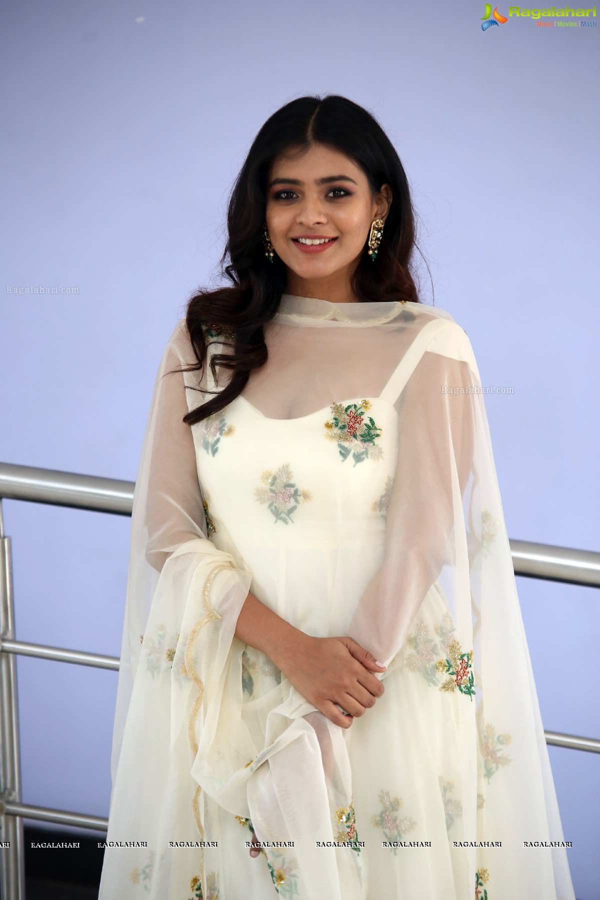 Hebah Patel @ 24 Kisses Trailer Launch