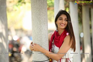 Telugu heroine Priya Vadlamani