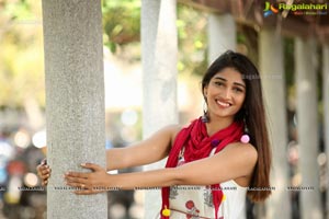 Telugu heroine Priya Vadlamani