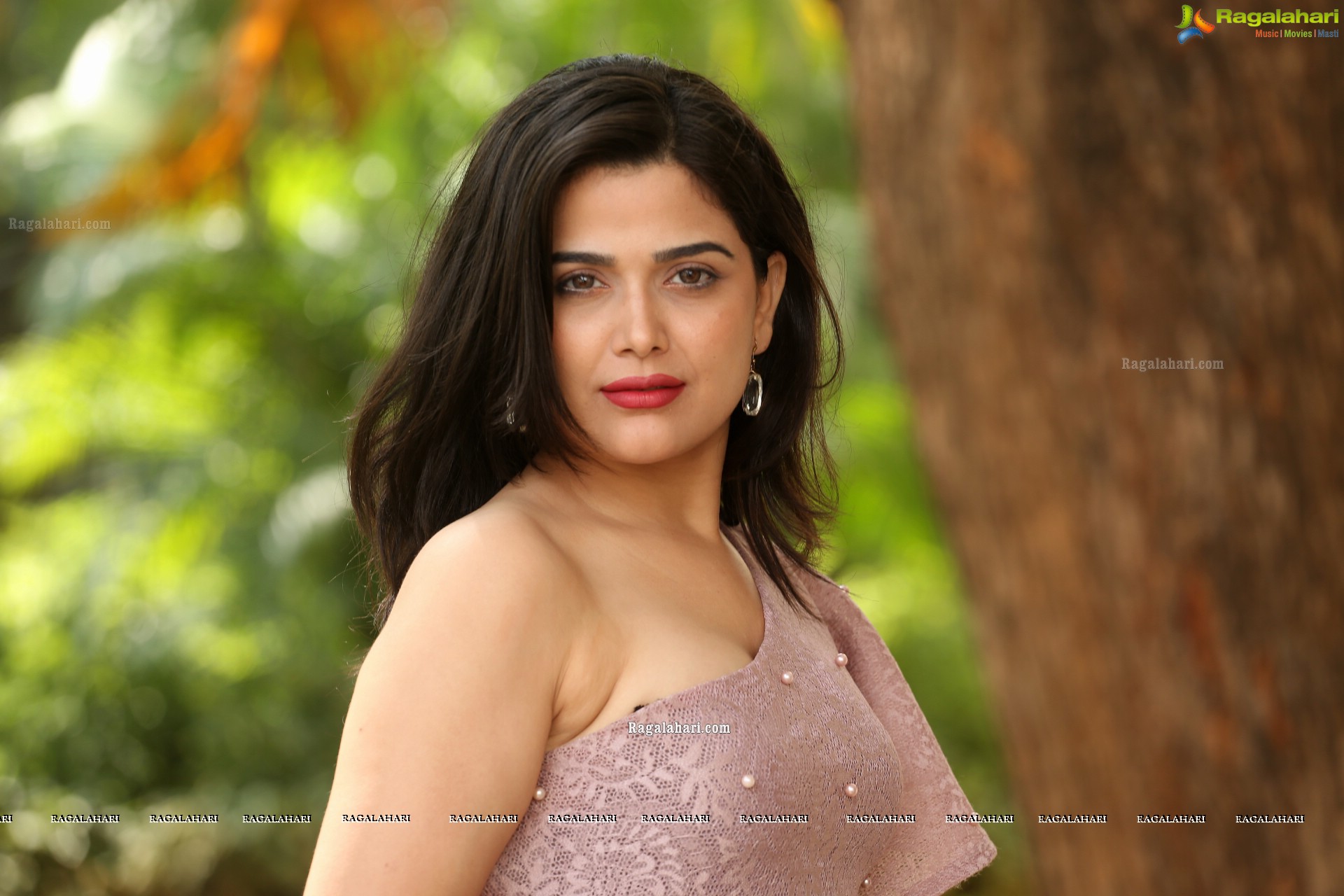 Ayesha Singh @ Yedu Chepala Katha Press Meet - HD Gallery