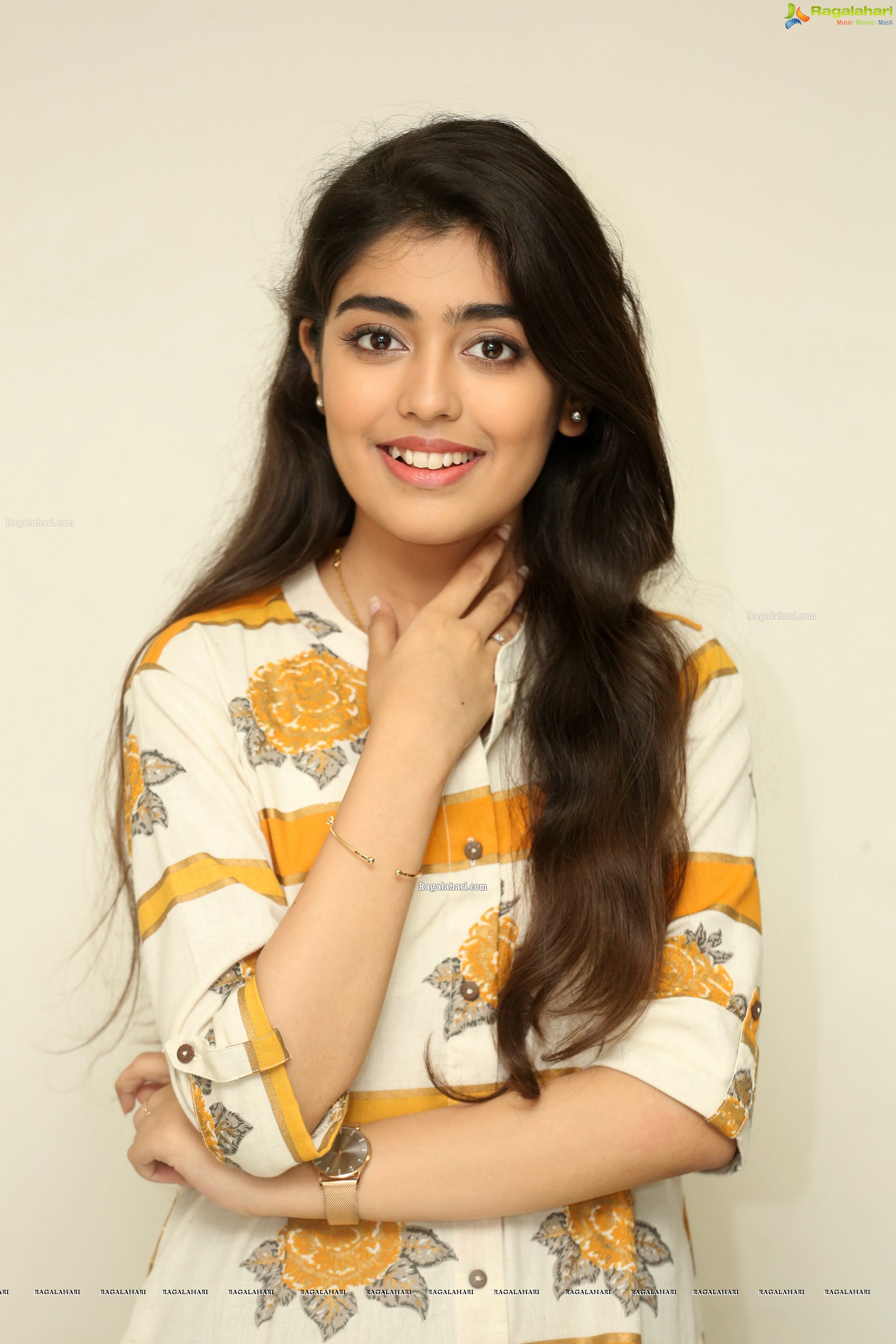 Gargeyi Yellapragada @ Evvariki heppoddu Interview - HD Gallery