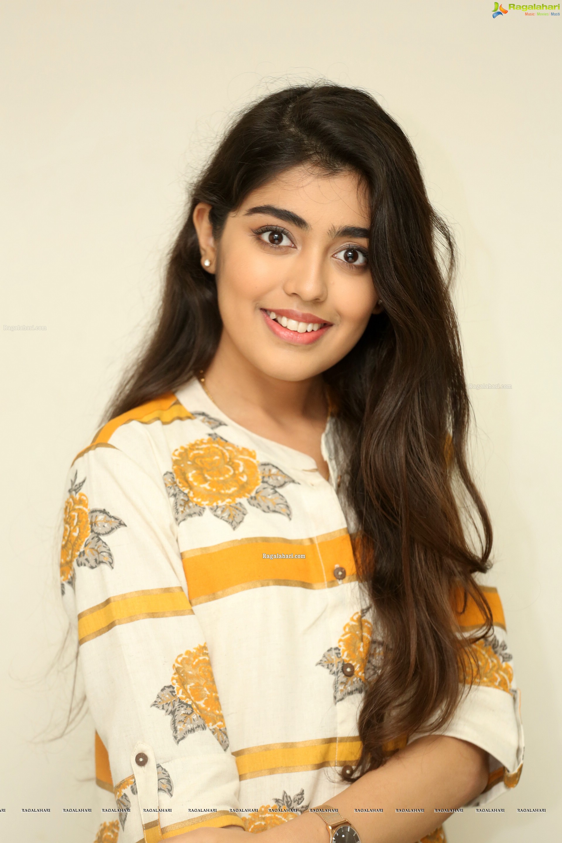 Gargeyi Yellapragada @ Evvariki heppoddu Interview - HD Gallery