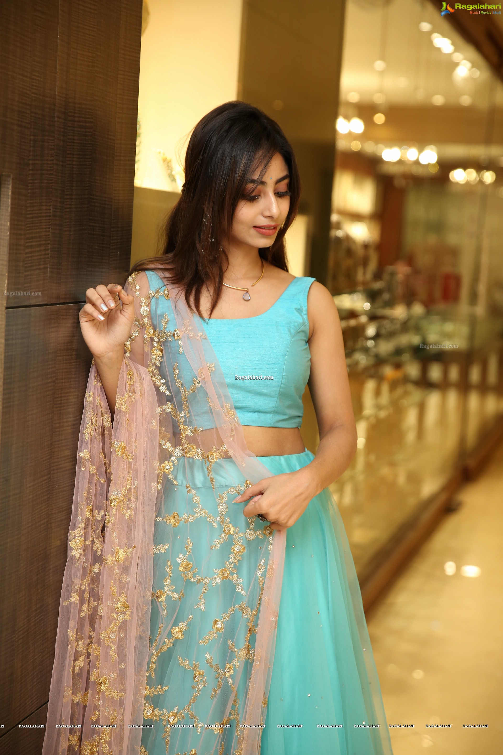 Honey Chowdary @ D'sire Designer Exhibition - HD Gallery