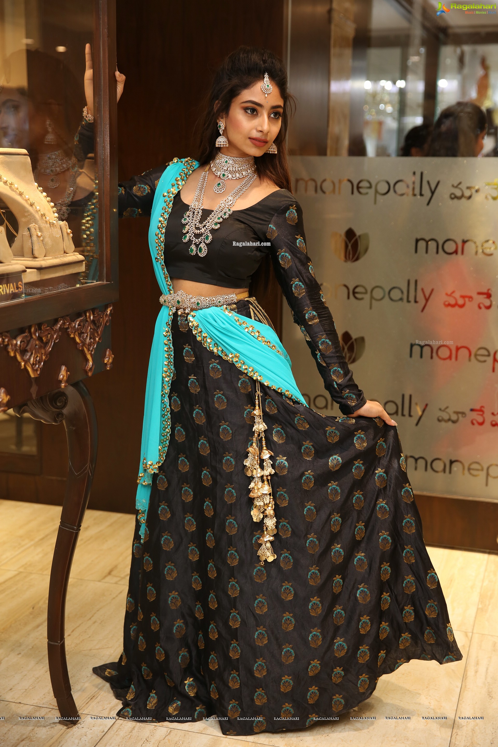 Honey Choudary @ Manepally Jewellers Special Diwali Collection Launch - HD Gallery