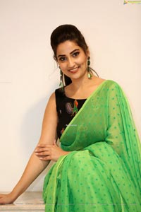 Manjusha at Evvarikee Cheppoddu Pre-Release Event