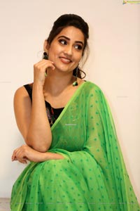 Manjusha at Evvarikee Cheppoddu Pre-Release Event