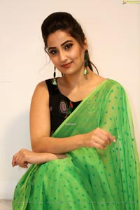 Manjusha at Evvarikee Cheppoddu Pre-Release Event