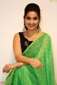 Manjusha at Evvarikee Cheppoddu Pre-Release Event