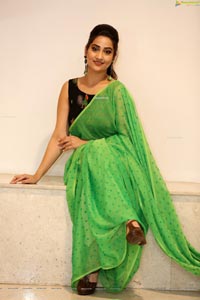 Manjusha at Evvarikee Cheppoddu Pre-Release Event