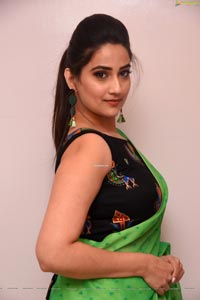 Manjusha at Evvarikee Cheppoddu Pre-Release Event