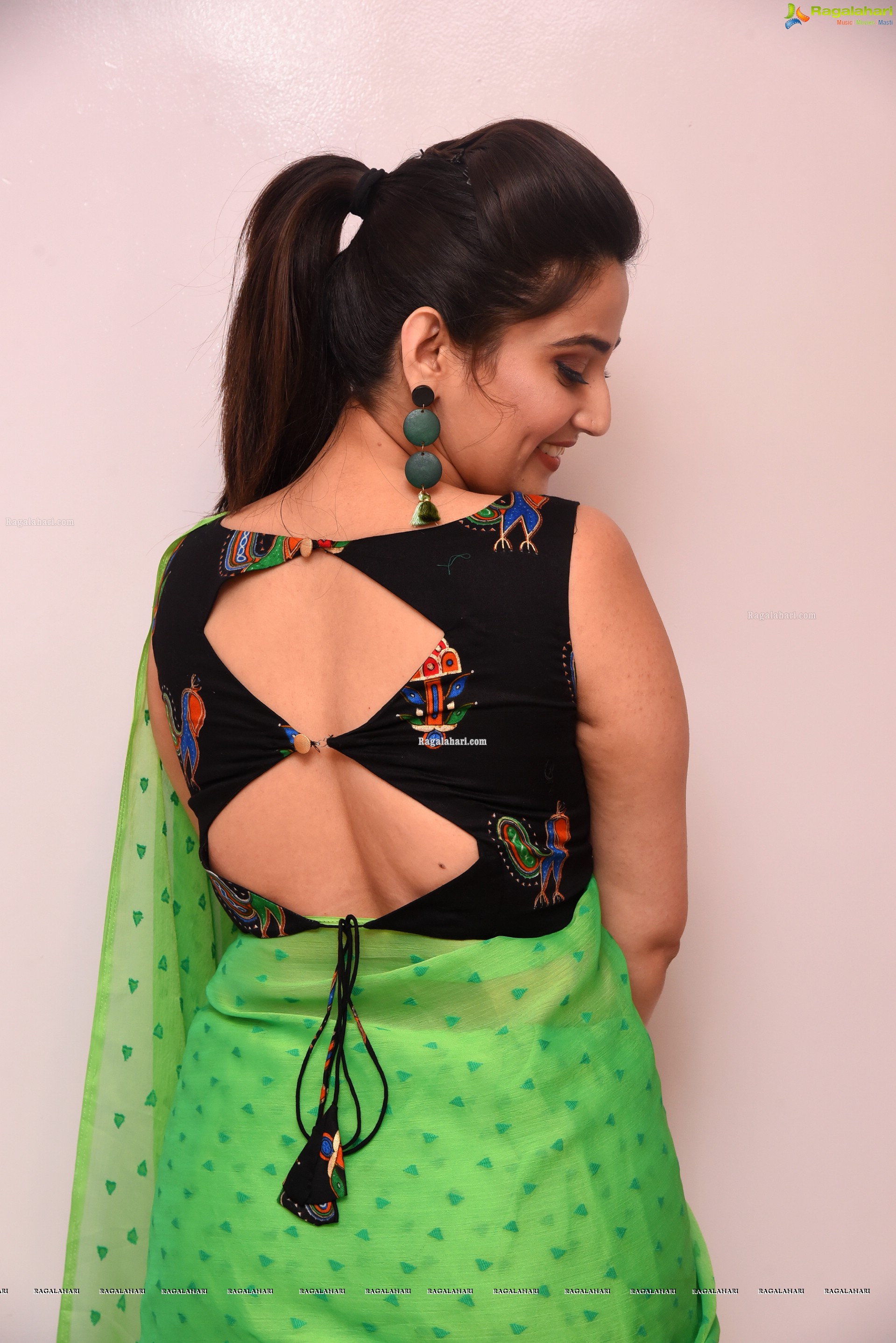 Manjusha @ Evvarikee Cheppoddu Pre-Release Event - HD Gallery