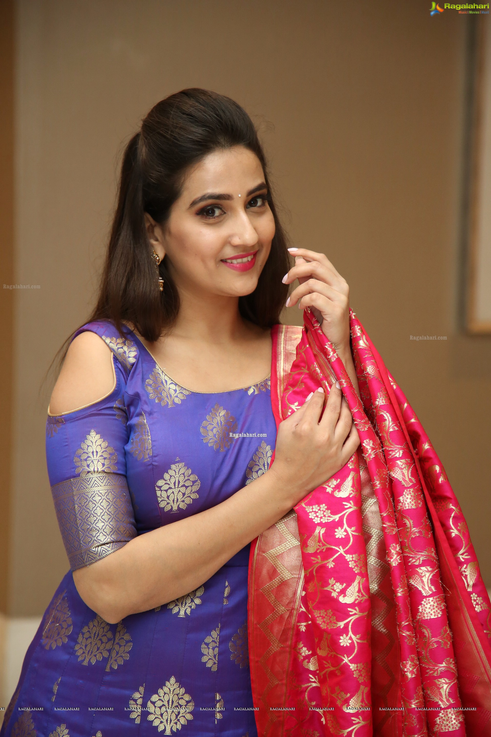 Manjusha @ Sye Raa Narasimha Reddy Success Meet - HD Gallery