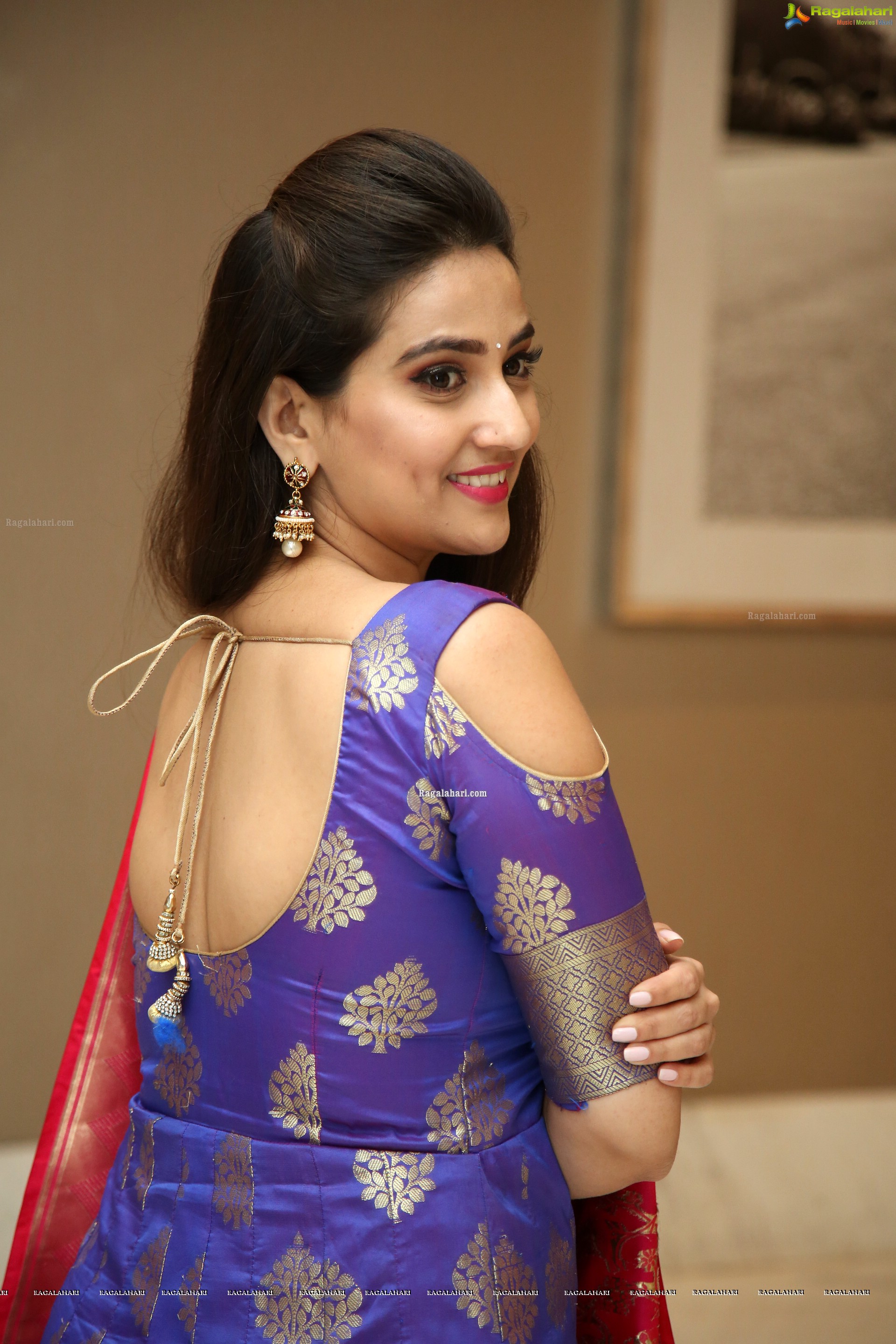 Manjusha @ Sye Raa Narasimha Reddy Success Meet - HD Gallery