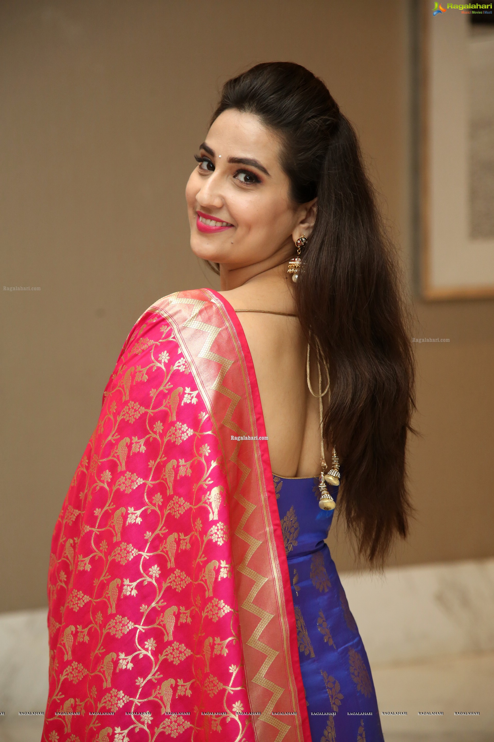 Manjusha @ Sye Raa Narasimha Reddy Success Meet - HD Gallery