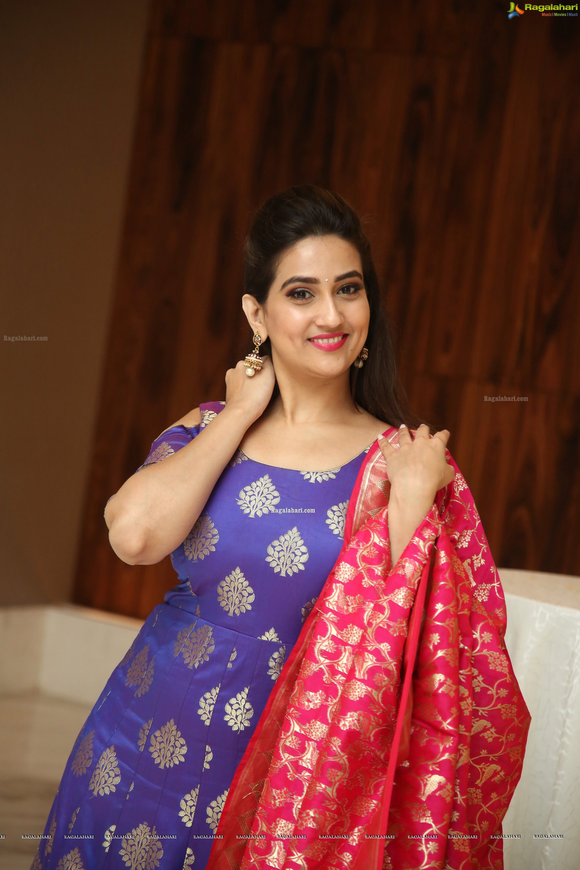 Manjusha @ Sye Raa Narasimha Reddy Success Meet - HD Gallery