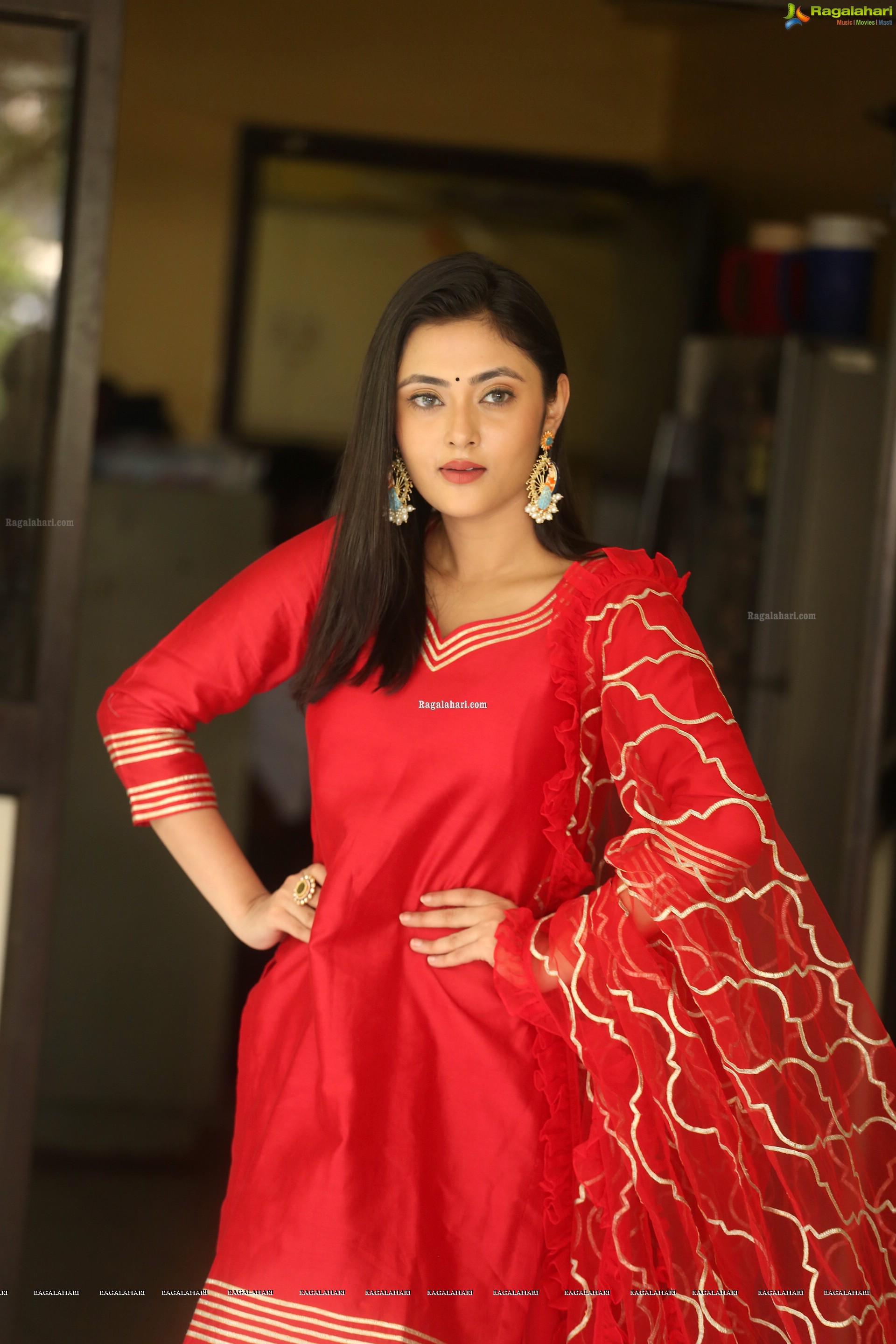 Megha Chowdhury @ Oorantha Anukuntunnaru Interview - HD Gallery