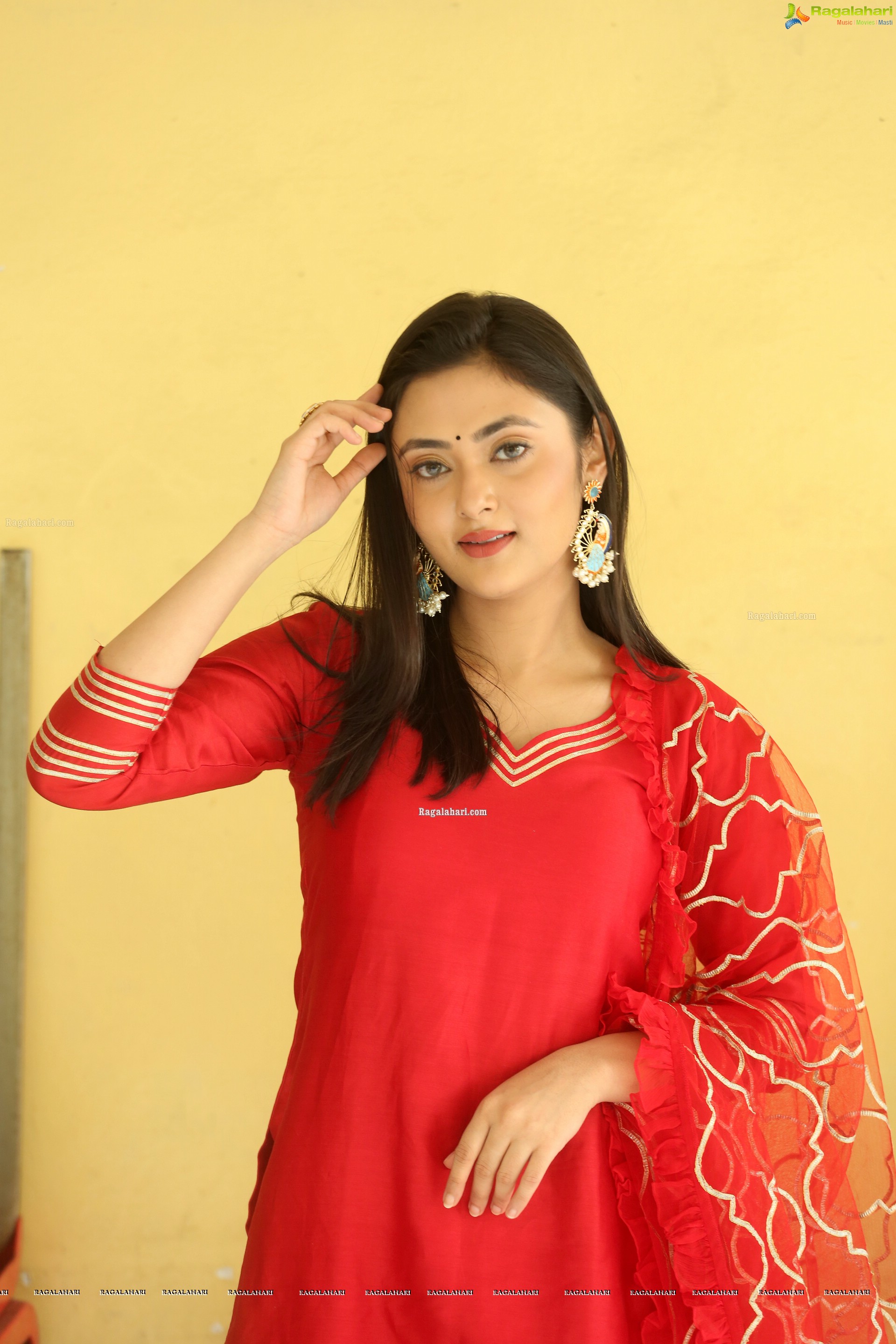 Megha Chowdhury @ Oorantha Anukuntunnaru Interview - HD Gallery