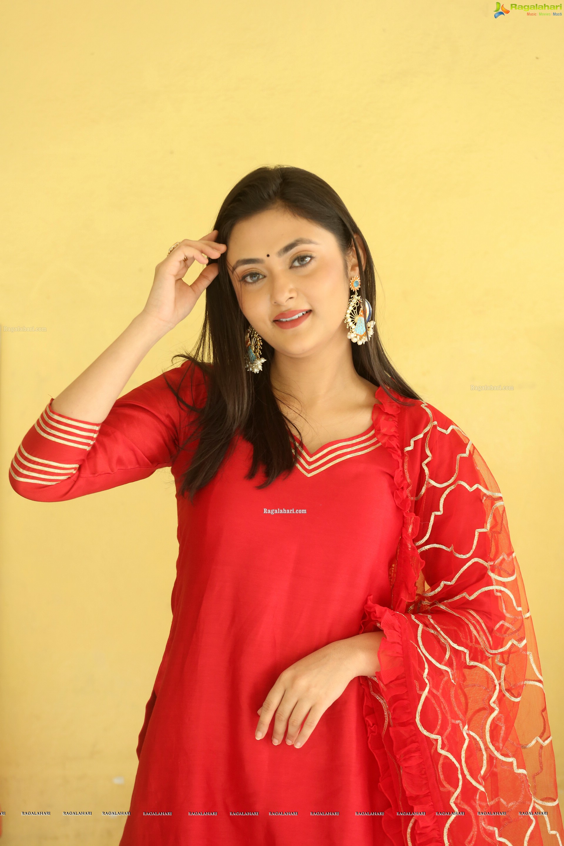 Megha Chowdhury @ Oorantha Anukuntunnaru Interview - HD Gallery