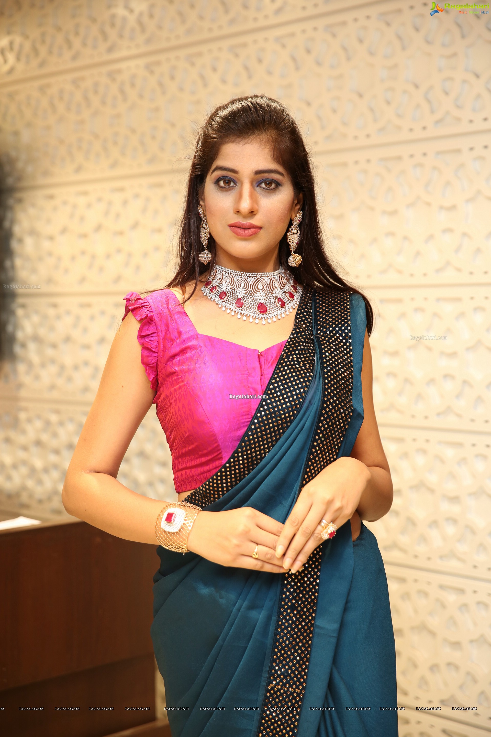 Naziya Khan @ Manepally Jewellers Special Diwali Collection Launch - HD Gallery