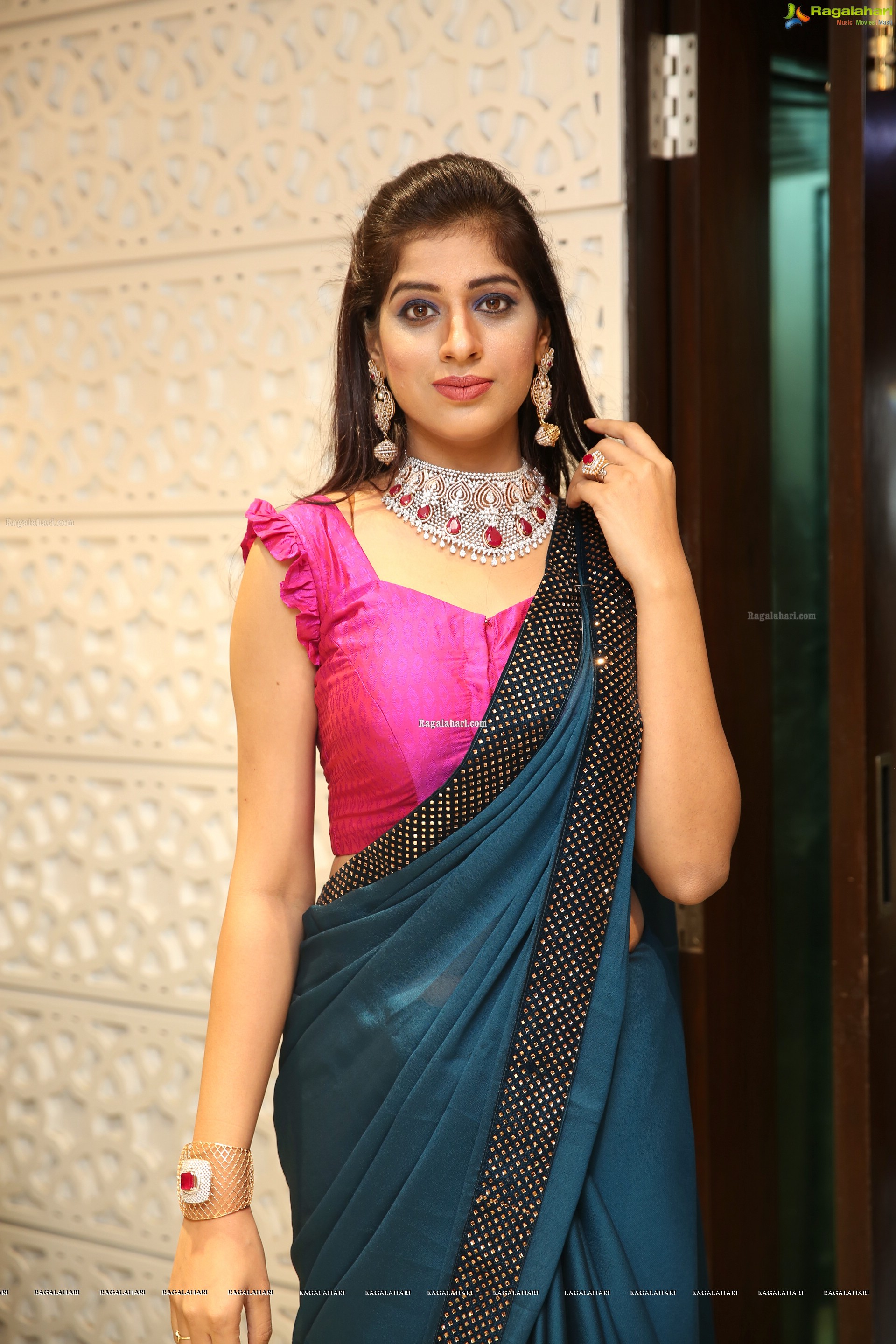 Naziya Khan @ Manepally Jewellers Special Diwali Collection Launch - HD Gallery