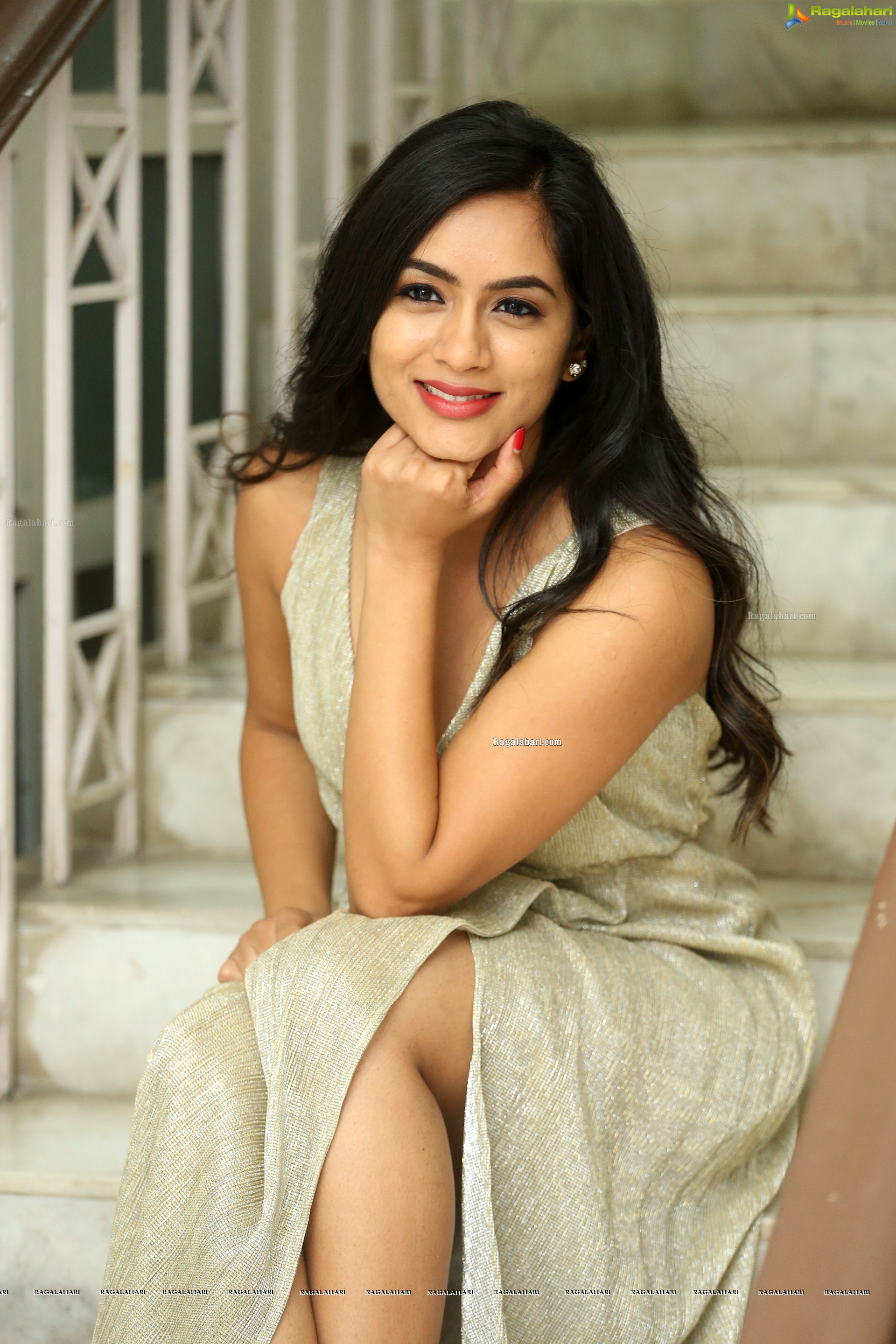 Neha Krishna @ Valliddari Madhya Press Meet - HD Gallery