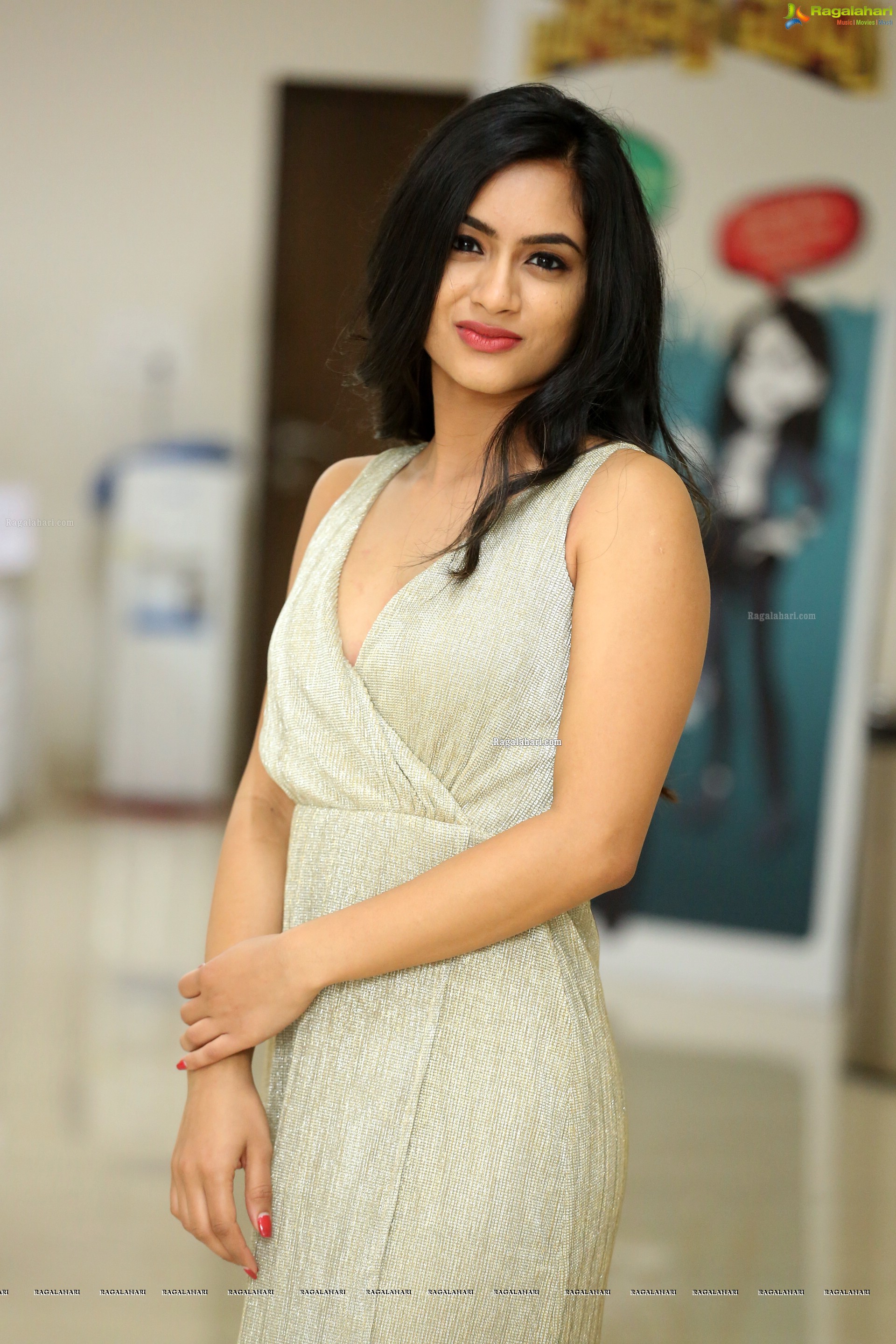 Neha Krishna @ Valliddari Madhya Press Meet - HD Gallery