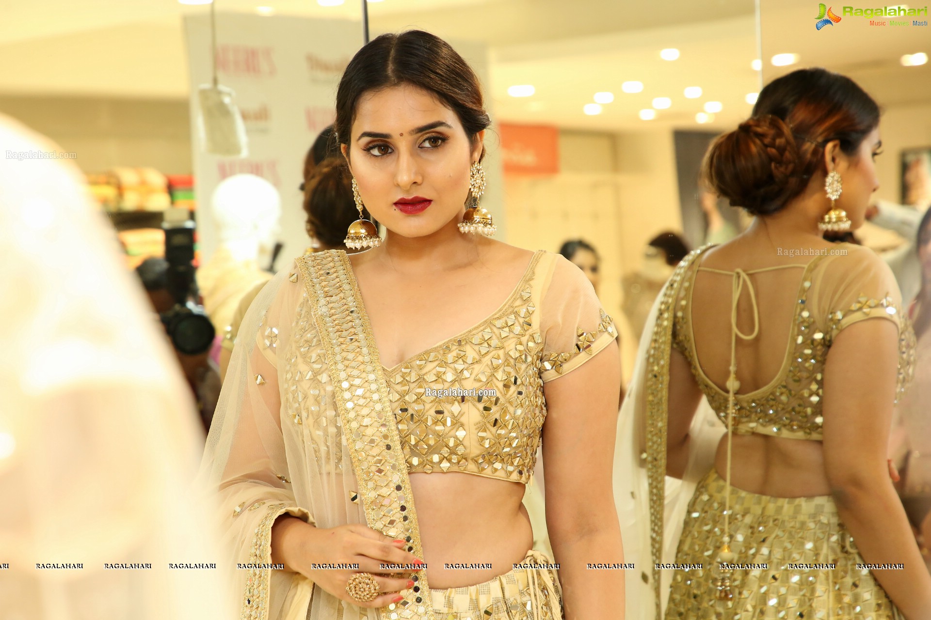 Nikitha Chaturvedi @ Neerus Majestic Diwali & Wedding Collection Launch - HD Gallery