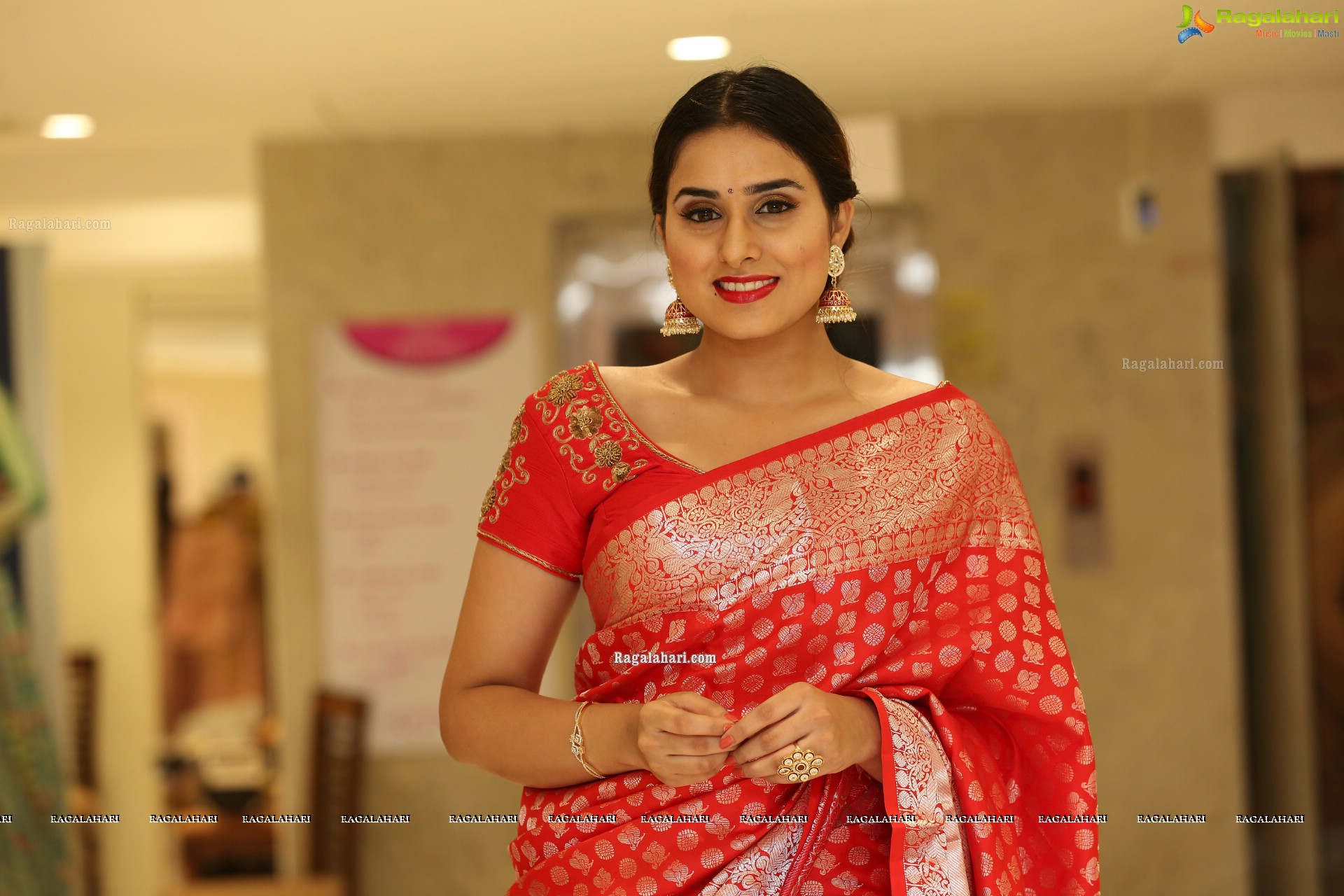 Nikitha Chaturvedi @ Neerus Majestic Diwali & Wedding Collection Launch - HD Gallery