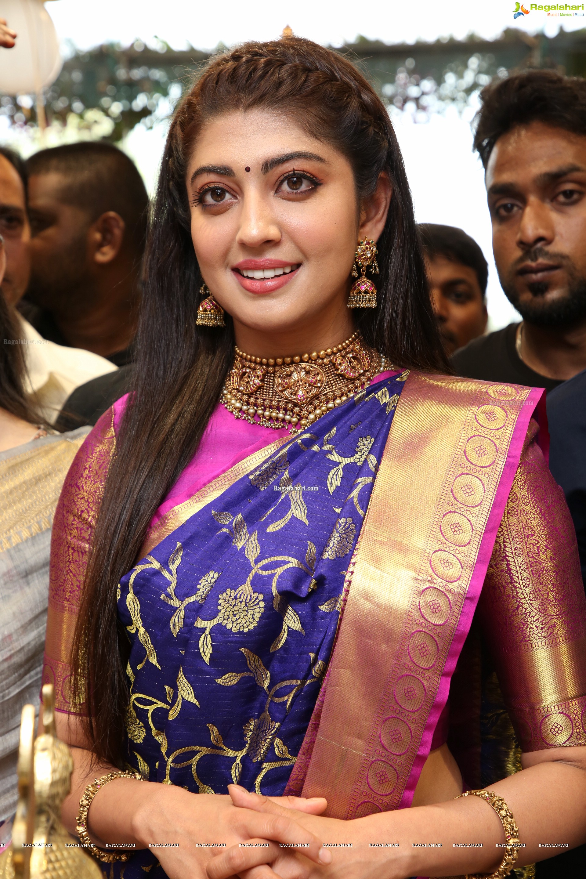 Pranitha Subhash @ Srinivasa Shopping Mall Launch - HD Gallery