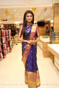 Pranitha Subhash at Srinivasa Shopping Mall Launch