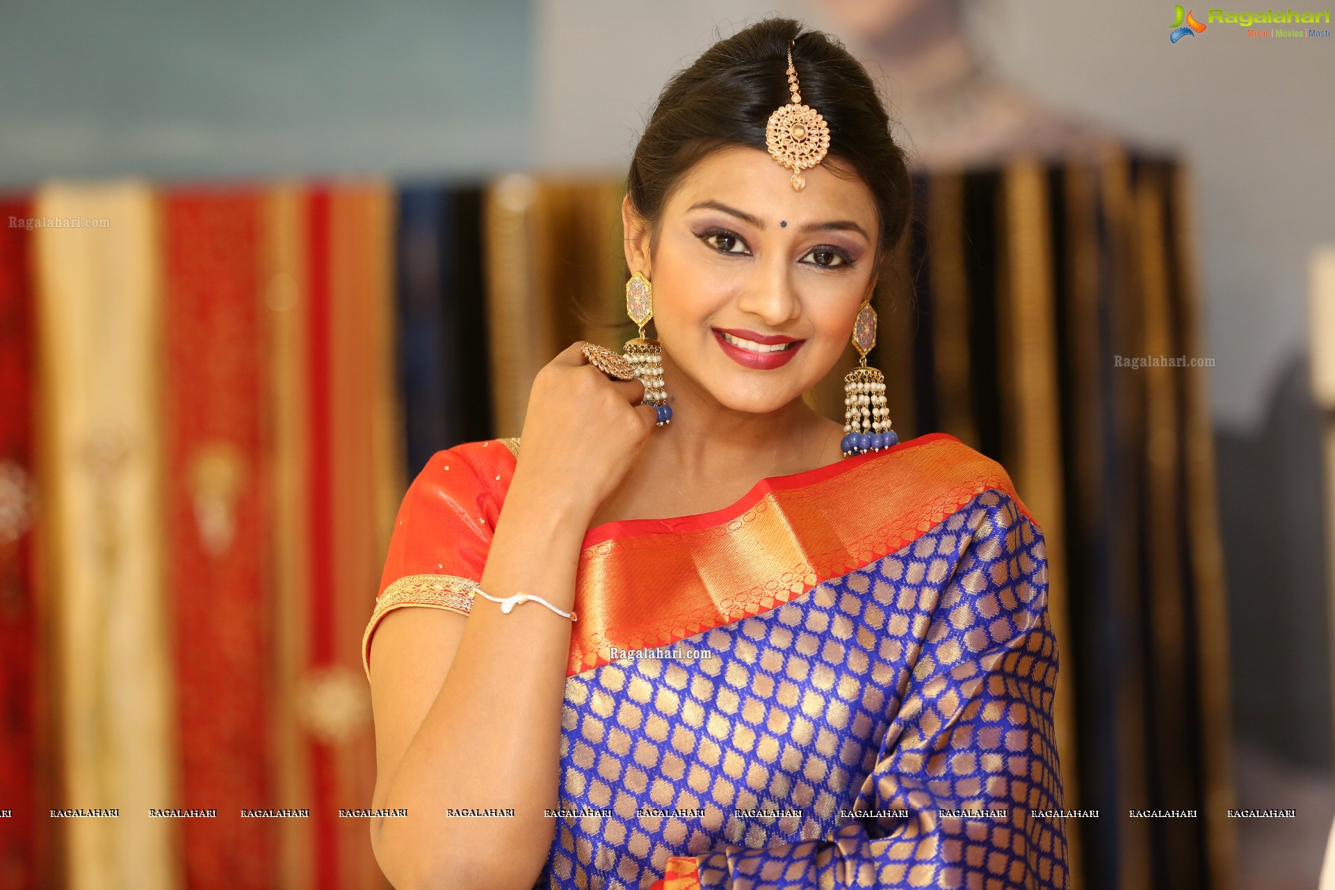 Prathyusha Sharma @ Neerus Majestic Diwali & Wedding Collection Launch - HD Gallery