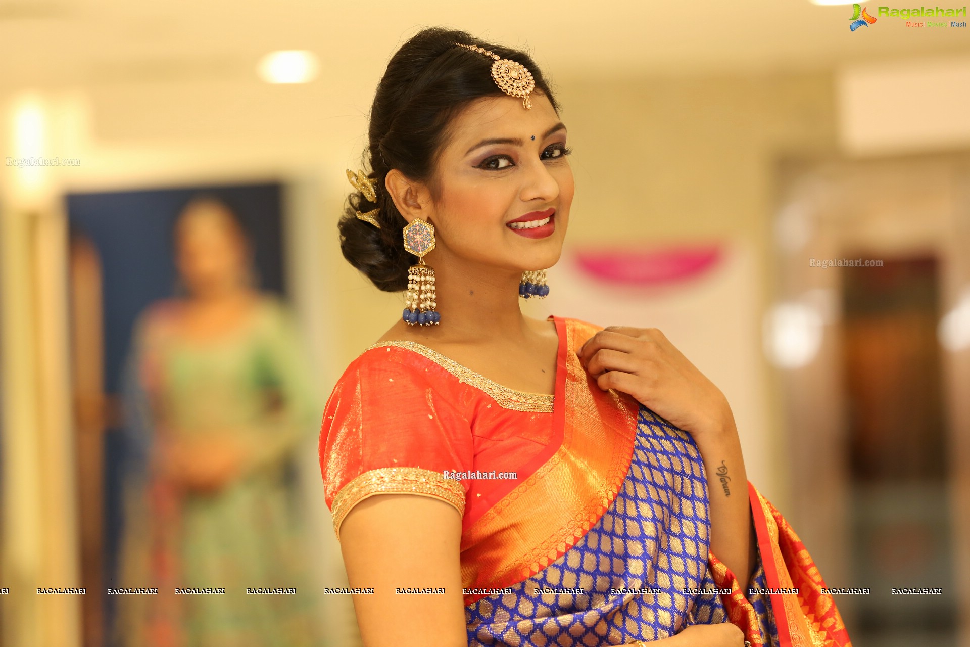 Prathyusha Sharma @ Neerus Majestic Diwali & Wedding Collection Launch - HD Gallery