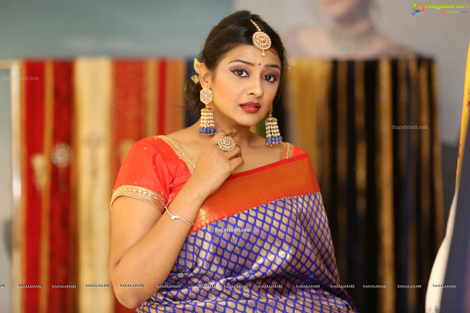 Prathyusha Sharma @ Neerus Majestic Diwali & Wedding Collection Launch - HD Gallery