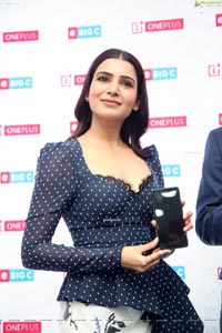 Samantha Akkineni at Oneplus Mobiles Launch At Big C