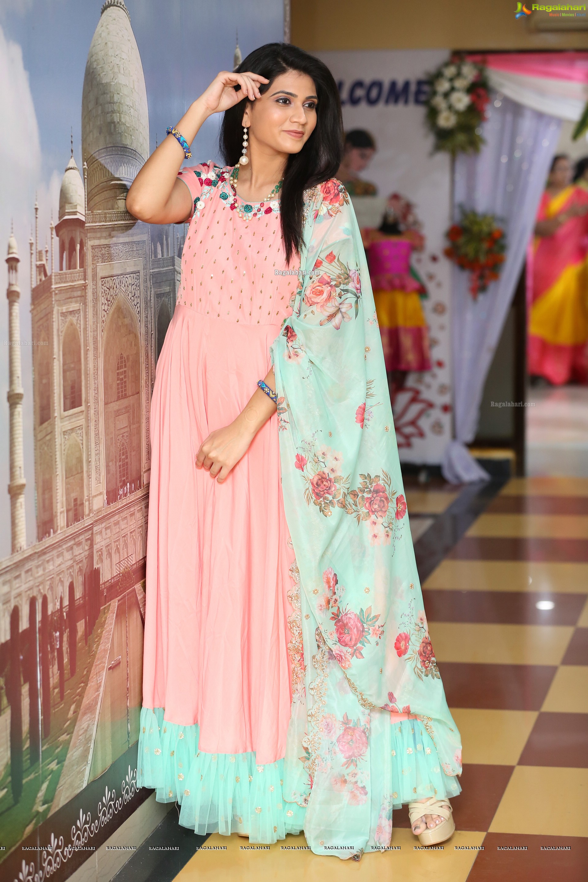 Sandhya Thota @ Suneetha Designer Boutique Exhibiion & Sale - HD Gallery