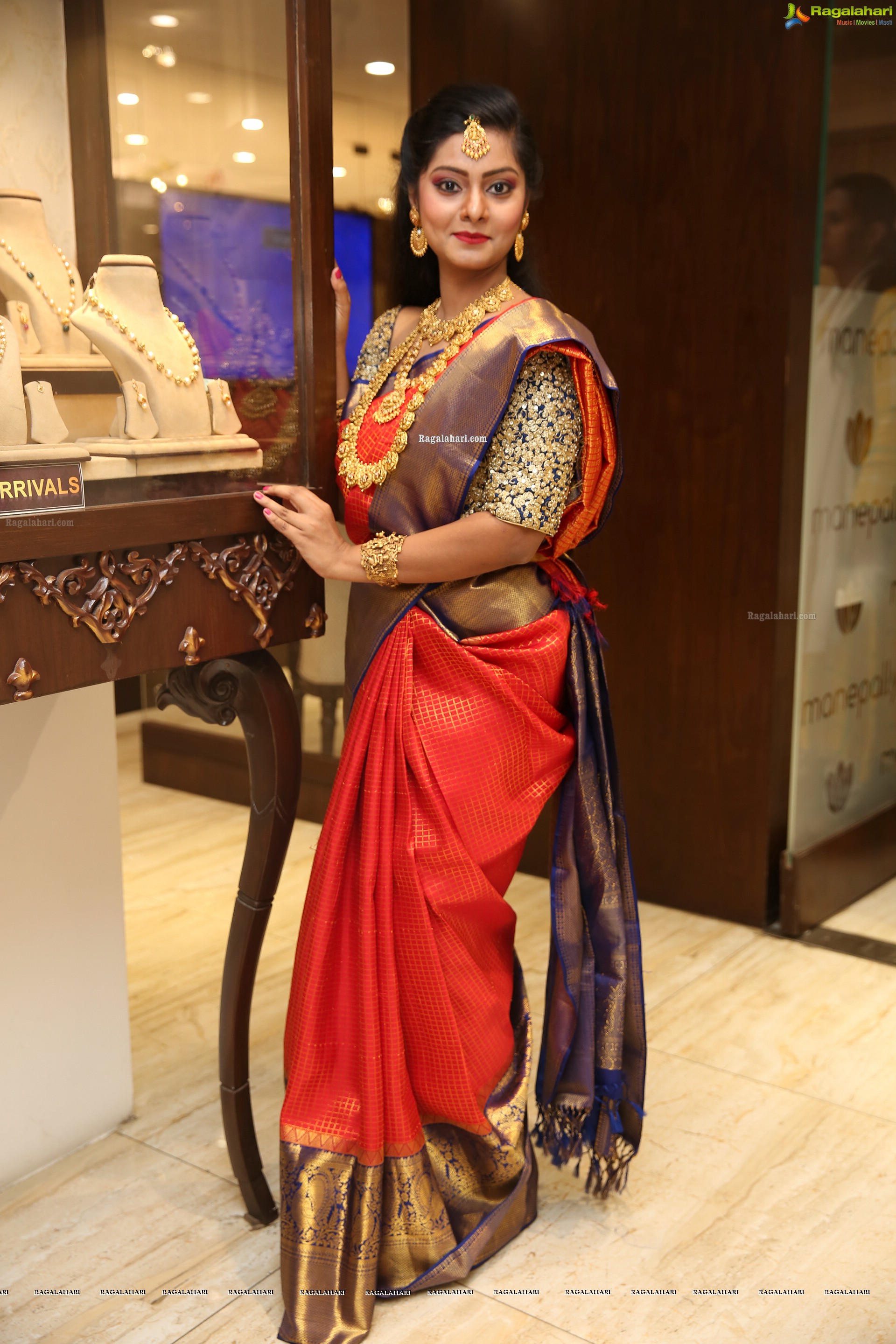 Sasikala Dharmavarapu @ Manepally Jewellers Special Diwali Collection Launch - HD Gallery