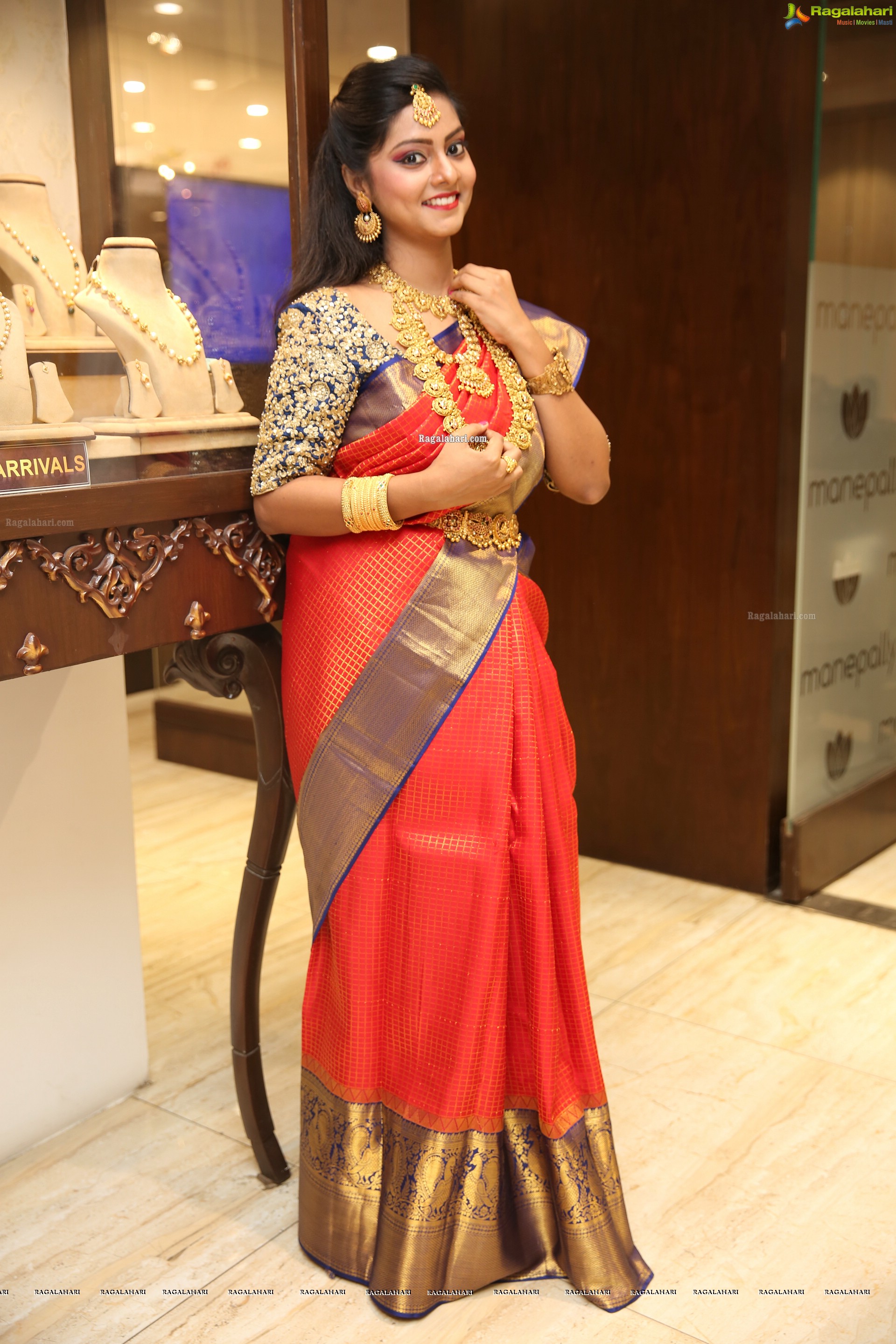 Sasikala Dharmavarapu @ Manepally Jewellers Special Diwali Collection Launch - HD Gallery